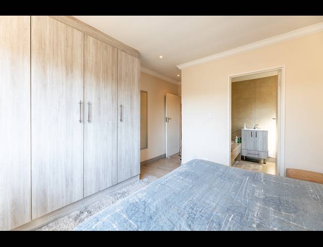2 BEDROOM TOWNHOUSE FOR SALE IN LONEHILL